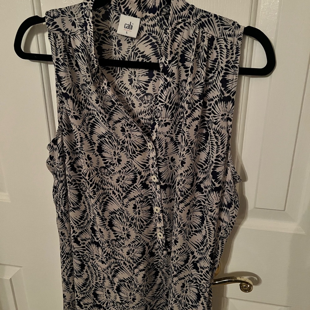 Cabi blue on white sleeveless blouse